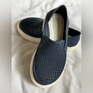 CROCS Navy Perforated Slip-On kids 11